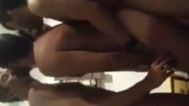 Quarteto de Jovens Fazem Uma Suruba Gay Excitante Regada de Putaria e Tarados Ainda Gravam um Vídeo Amador – GO