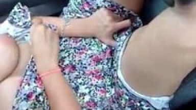 Pervertido Leva Ninfeta Moreninha Pro Motel e Grava um Vídeo Amador Exibindo os Peitinhos da Putinha e Masturbando a Buceta da Gostosa – PB