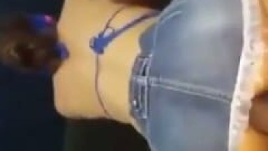 Tesuda Levanta a Saia Pra Sentar na Rola do Seu Amigo e Geme Muito de Tesão Enquanto Malandro Filma Essa Transa Quente – Caiu na Net