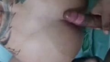 Tatuada Gostosinha Libera Seu cu Largo Pro Sortudo Enfiar a Piroca Enquanto Ele Grava um Vídeo Caseiro Doido Pra Gozar – Xvídeos