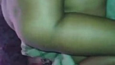 Paulista Morena Gostosinha Quica Seu Rabão na Vara do Seu Namorado e Casal Grava um Vídeo Caseiro da Foda – Caiu na Net