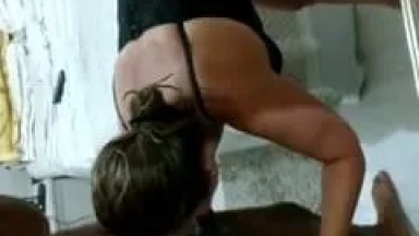 Coroa Enxuta de Rabo Grande Abaixa Pra Pagar um Boquete Sensacional Enquanto Seu Ficante Mais Novo Filma o Oral Pelo Espelho – Xvídeos