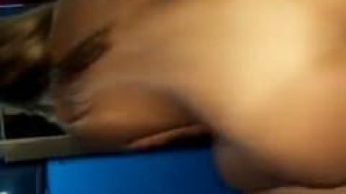 Tesão de Loira Quica Sua Bunda Grande de Uma Forma Excitante e Seu Ficante Resolve Gravar um Pornô Amador Dessa Quicada – Caiu na Net