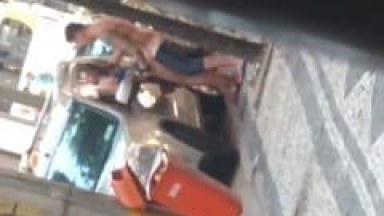 Depois de Uma Festinha em Copacabana – RJ Tarado Começa a Meter em Uma Safadinha Logo de Manhã no Meio da Rua e é Flagrado – Caiu na Net