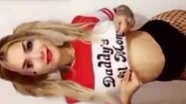 Deliciosa Brasileira se Fantasia de Arquelina Pra ir em Uma Festa e Mostra os Peitinhos Numa Filmagem Amadora Feita Pela Amiga – Xvídeos