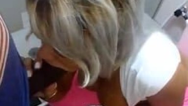 Agatha Lira Transexual Safada Que Faz Programa, Foi Pro Banheiro da Academia Com o Negão e Liberou Seu Cuzinho – Caiu na Net