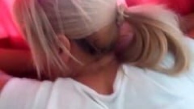 Casada Loirinha Fica de Quatro e Libera o Brioco Pro Seu Maridão e Ainda Deixa Ele Gravar um Vídeo Pra Apimentar a Relação – Caiu na Net