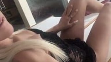 Sophia Tarada Grava um Vídeo Amador Exibindo Seu Corpinho Delicioso Mas Cai na Net Após Seu Ficante Divulgar em Grupo de WhatsApp – Xvídeos