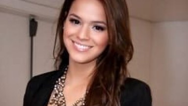 Bruna Marquezine Usou um Fio Dental Com Uma Saia Transparente e Começou a Rebolar Gostoso Fazendo a Alegria da Rapaziada no Bloco da Favorita – RJ