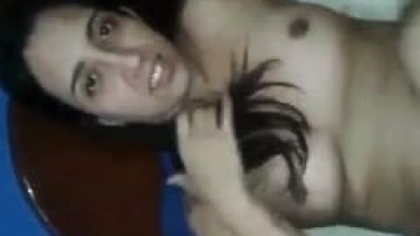 Ninfeta Safadinha Porém Tímida Senta Com Vontade na Rola do Namorado e Depois Faz um Papai e Mamãe Enquanto Ele Filma – Xvídeos