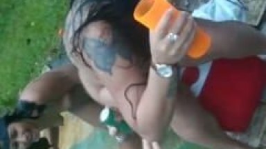 Moreninhas Safadas Perdem a Linha em Churrasco da Galera e Ficam Peladinhas Pra se Refrescarem no Calor do Rio de Janeiro – Xvídeos