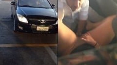 Frentista Flagra Mulher Sendo Chupada Por um Cara Dentro de um I30 no Posto Ipiranga de Sapiranga – RS e Grava Tudo do Seu Celular – Caiu na Net