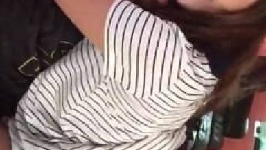 Delicia de Ninfeta Quica Com Pressão na Rola do Namorado e Começa a Rir Quando Vê Que Ele Está Gravando um Vídeo – Caiu na Net