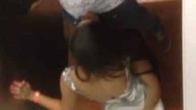 Raquel de Londrina – PR é Flagrada Trepando no Banheiro de Uma Festa Com um Desconhecido e Vídeo é Jogado na Web – Caiu na Net