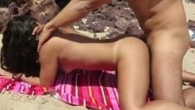 Isadora Casada Deliciosa Trepou Com Seu Amante em Uma Praia Deserta e Corno Manso Gravou um Vídeo do Adultério ao Ar Livre – Caiu na Net