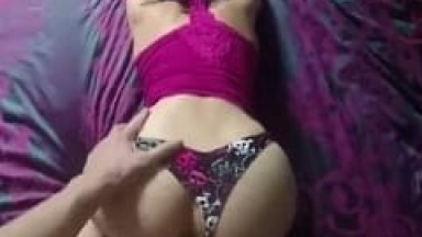 Amadora do Rabo Grande Empina Seu Cuzão Pra Cima e Coloca a Calcinha Pro Lado, Pro Seu Namorado Meter Forte o Cacete Enquanto Filma – Xvídeos