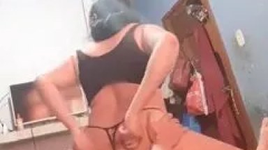 Ninfetinha quicando gostoso no namorado