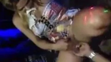 Dançarina Carioca Perde a Linha no Palco, Fica Sem Calcinha e Deixa Rapaz do Público Ficar Dedando a Sua Bucetinha no Meio do Baile Funk – Xvídeos