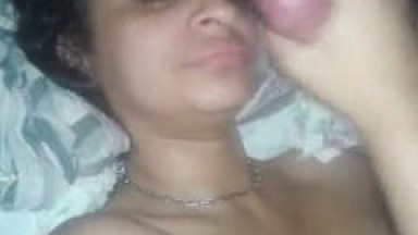 Bruna Ninfetinha Gata Torcedora do Internacional Chupou a Rola do Namorado e Ganhou Leitinho na Boca Enquanto Ele Filmava – Caiu na Net