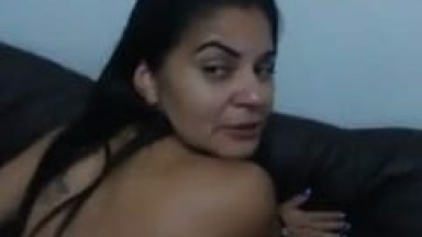 Mais um Vídeo Caseiro da Amadora de Búzios – RJ Dessa Vez Levando Pirocada de Quatro e Deixando o Negão Louco de Tesão – Caiu na Net