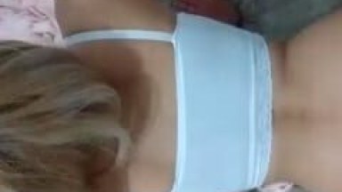 Fernanda Gaúcha Loirinha Deliciosa Ficou de Quatro Com Seu Rabinho Empinado e a Calcinha Pro Lado Enquanto Seu Parceiro a Fodia Gostoso – RS