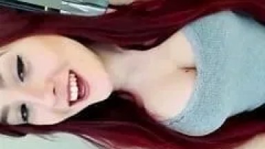 Ruiva brasileira fogosa dando gostoso nessa putaria brasileira