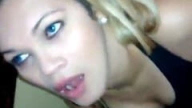 Tatiele Travesti Gostosa de Goiânia – GO Pagou um Boquete Espetacular Pro Seu Parceiro Até Encher Sua Boca de Porra