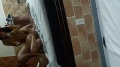 Casais Liberais do Rio de Janeiro – RJ Fizeram um Swing Amador no Motel Com Direito a Orgia e Uma Das Esposas Filmou Tudo – Amadores
