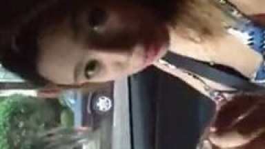 “Assim Que se Chupa Uma Pica” Fernanda Ninfeta de Petrópolis – RJ Encheu Uma Camisinha e Ensinou as Suas Amigas a Chupar Uma Rola – Caiu na Net