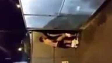 Jovem Puta Foi Flagrada Pelos Seguranças Dando Pra um Cara em Uma Micareta e Uma Pessoa Fez Questão de Gravar um Vídeo – Amadores