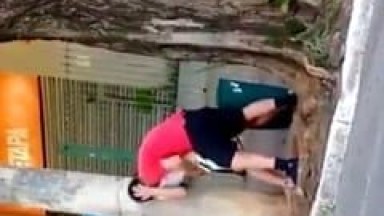 Ninfetinha Safada Foi Pega no Flagra Dando Uma Trepada no Meio da Rua Frei Caneca em São Paulo em Plena Luz do Dia – Caiu na Net