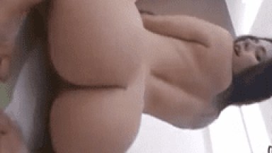 “Apaga Essa Porra Senão Vou te Matar” Ninfetinha Deliciosa Ficou de Quatro e Gravou um Vídeo Exibindo Sua Bucetinha – Caiu na Net