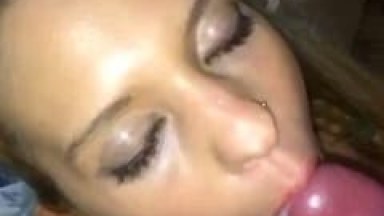 Dafine Loira Carioca Bem Gata Mamou a Rola do Parceiro Até Encher Sua Boquinha de Leite e Malandro Filmou Essa Cena Espetacular – Amadora