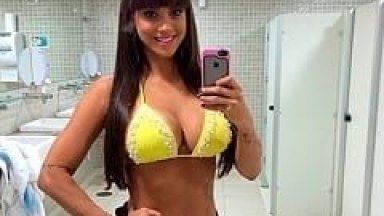 Carol Dias Panicat Muito Gostosa Pagou Peitinho ao Vivo de Propósito e Fez a Alegria Dos Telespectadores – Caiu na Net