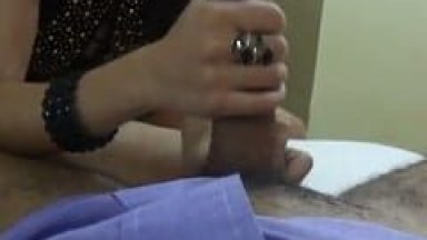 Isayra Ninfeta de Peitos Grandes e Naturais Deu Uma Mamada no Seu Namorado e Levou Uma Gozada Inesperada na Cara – MG