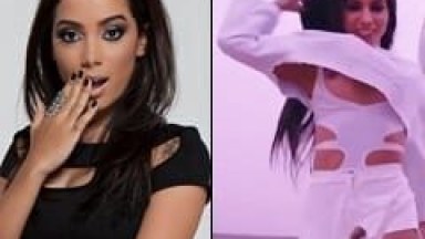 Anitta Cantora Gostosa Pagou Peitinho e Apareceu Sem Calcinha em Clipe Com Pablo Vittar e Quase Passou Despercebido Mas Ficou Nítido em Câmera Lenta