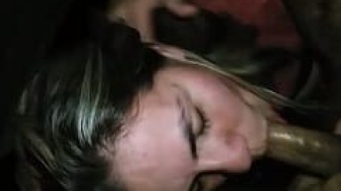 “Dá um Beijinho Nele” Simone Safadinha Fez Tudo o Que Seu Parceiro Pediu, Mamando a Rola Dele Com Vontade – Caiu na Net