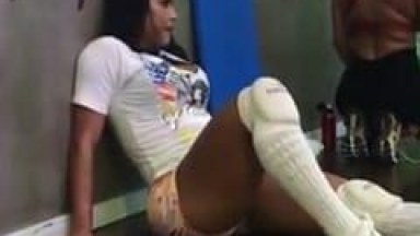 Renata Silva Modelo Fitness Gravou um Vídeo de Sua Aula de Dança na Academia Onde Ela Rebolava Seu Rabetão de Quatro – Caiu na Net
