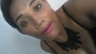 Esposo Deixou Sua Esposa Vadia em Casa e Ela já Foi Gravar um Vídeo Desabafando e Mostrando Seu Corpão – Caiu na Net