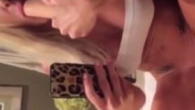 Andreza Loirinha Sem Vergonha Gravou um Vídeo Caseiro Peladinha Lambuzando o Consolo e Enfiando Ele na Sua Buceta Lisa – Amadora