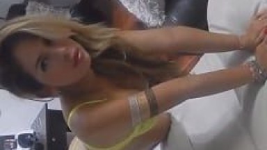Carina Alves Loira Cavala Muito Gata de Cabo Frio – RJ Colocou Uma Lingerie Sensual e Ficou de Quatro se Exibindo Enquanto Seu Parceiro Filmava – Caiu na Net