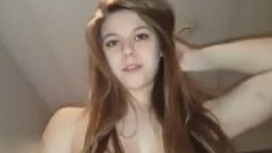 Loira Muito Gatinha de Peitos Gigantes Chupou a Rola do Namorado no Talento e Deixou Ele Gravar um Vídeo – Caiu na Net