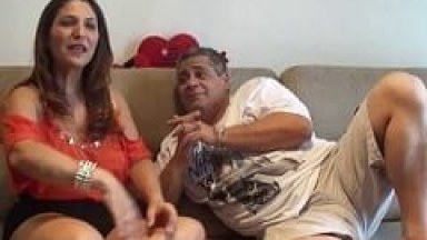 Susy Leal Esposa Devassa do Corno Junior Conta em Seu Canal do Youtube Suas Experiências de Swing Transando Com Homens Casados