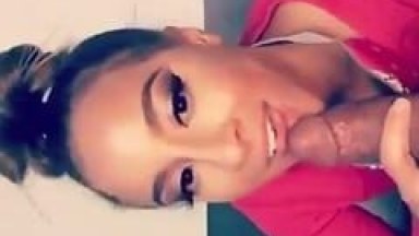Morena Muito Gatinha Engoliu a Rola do Seu Ficante Até o Talo e Lambuzou a Piroca de Saliva Durante o Sexo Oral
