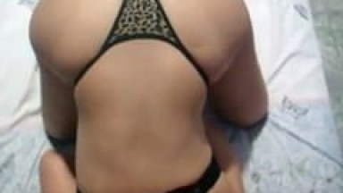 Rabuda Espetacular Empinou Sua Bunda Maravilhosa de Quatro Pra Mamar a Pica do Marido e Ele Filmou Essa Cena Excitante Que Vazou na Web – Amadora