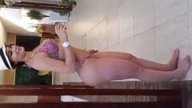 “Tá Filmando né?” Fernanda Gostosa Catarinense Ficou Exibindo Sua Bunda Enorme de Biquíni Fazendo Cara de Devassa – Amadora