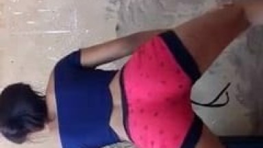 Vanessa Ferreira Ninfetinha de Goiânia – GO Gravou um Vídeo Caseiro Rebolando Sua Bundinha Empinada Deliciosamente – Amadora