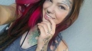 Paula Gostosa de Rastafári de 24 Aninhos Gravou um Vídeo Caseiro se Exibindo Peladinha e Tirou Fotos do Seu Corpo Tatuado Perfeitinho – RJ