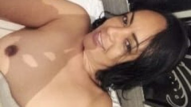 Milena Coroa Gostosinha de Jundiaí – SP Deu Uma Bela Mamada na Rola do Seu Parceiro Enquanto Ele Filmava o Oral Cheio de Tesão – Caiu na Net