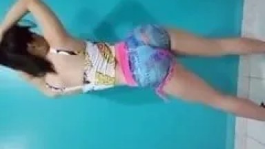 Neide Funkeira Muito Gostosa Gravou um Vídeo Caseiro Rebolando de Uma Forma Muito Excitante Mexendo Uma Banda da Bunda – Amadora